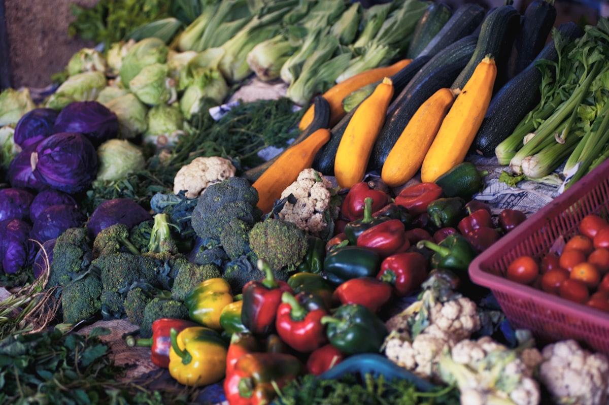 Donna che segue una corretta alimentazione